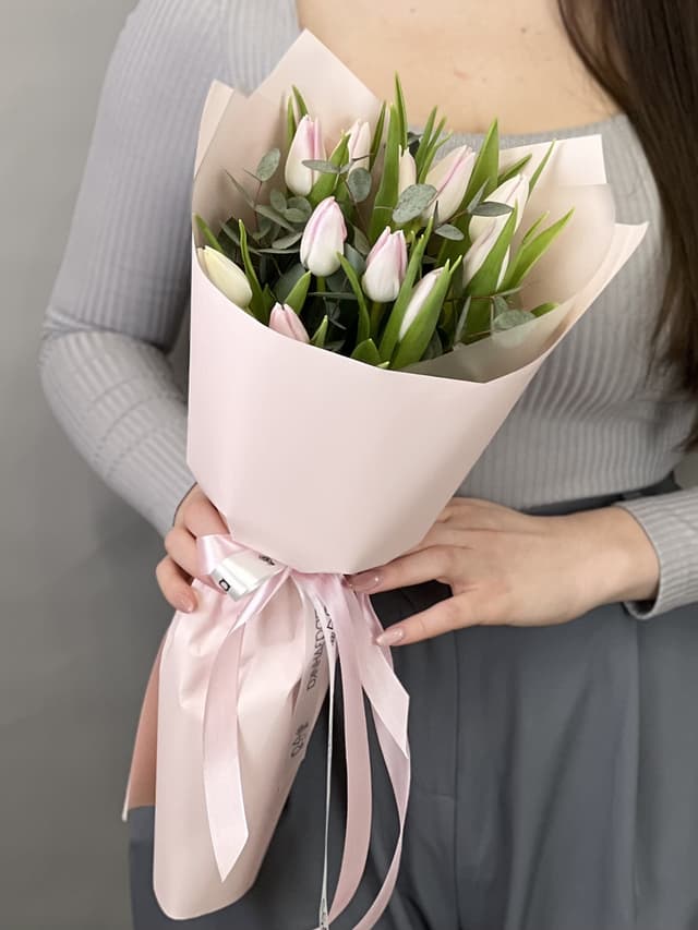 Стильный букет тюльпанов "Pinky" S Стильный букет тюльпанов "Pinky" S