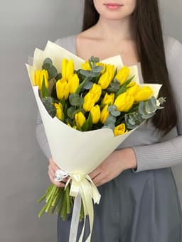 Прекрасный букет тюльпанов "Солнечный" (25)