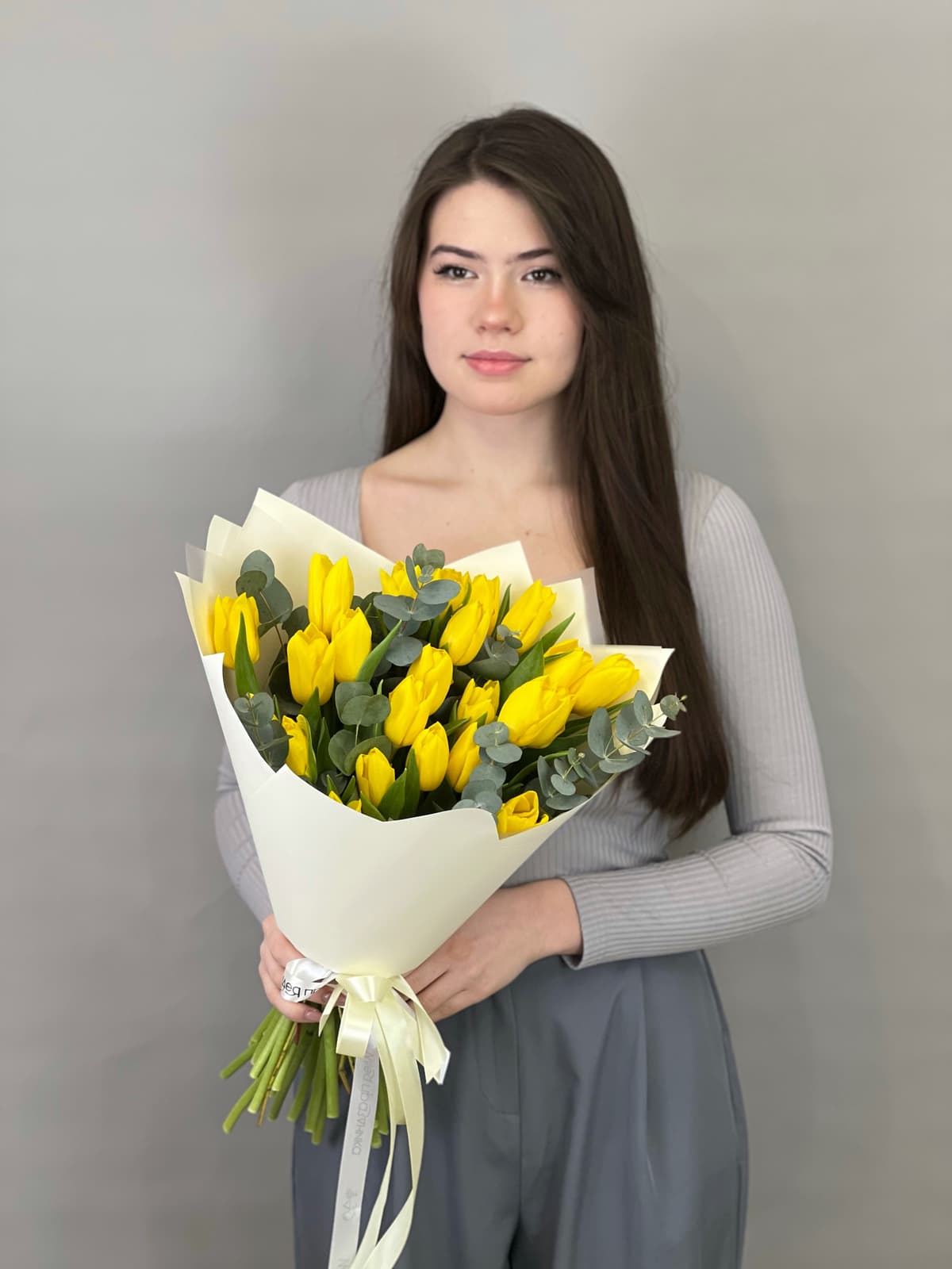 Прекрасный букет тюльпанов "Солнечный" (25)