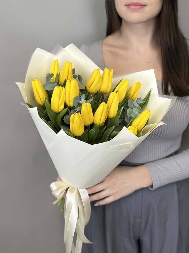 Популярный букет тюльпанов "Солнечный" (15) Популярный букет тюльпанов "Солнечный" (15)