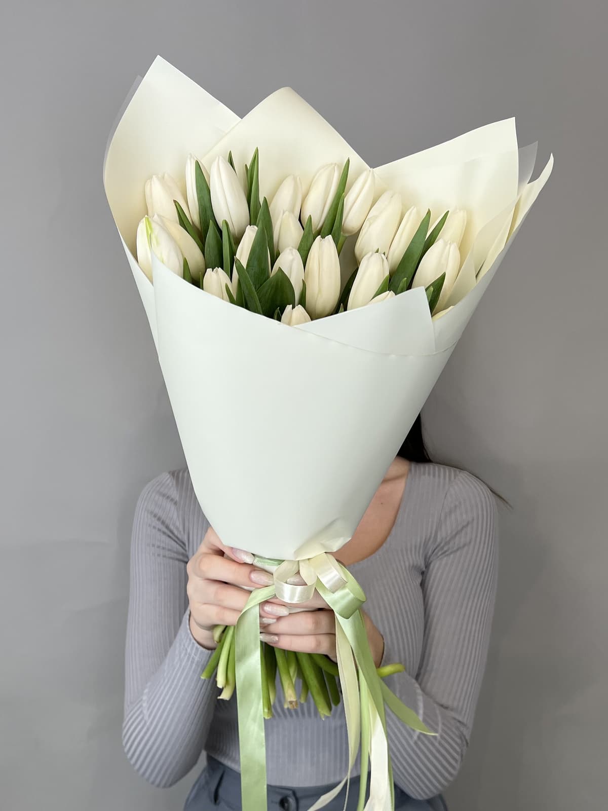 Букет из 21 белых тюльпанов "White" S
