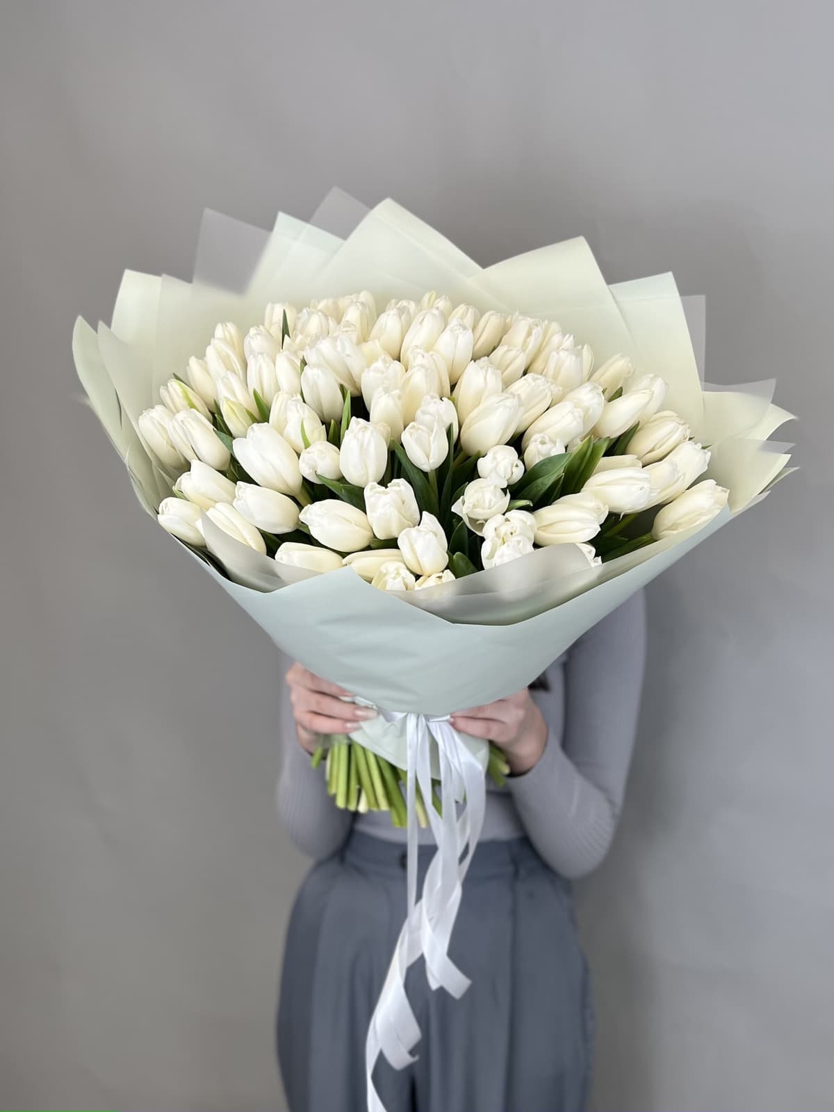 Роскошный букет из 101 белого тюльпана "Белоснежный"