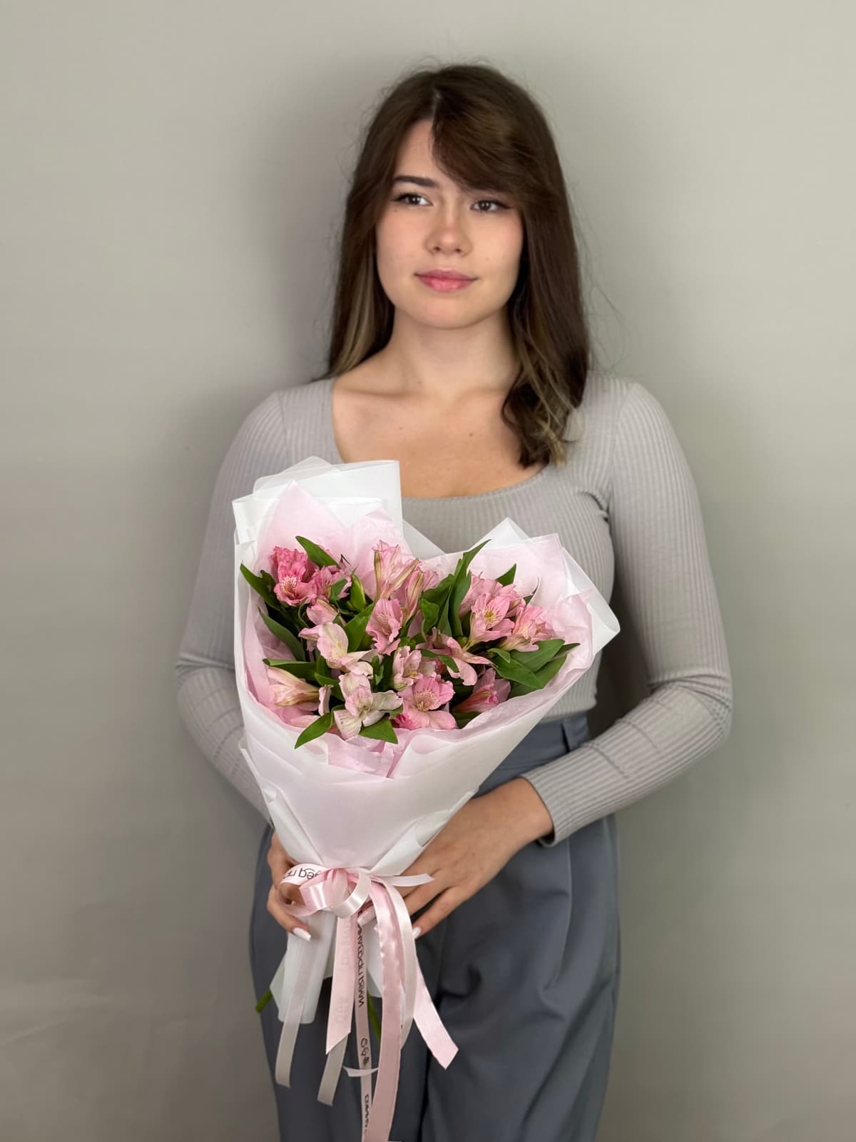 Цветочный букет из 5 альстромерий "Примадонна"