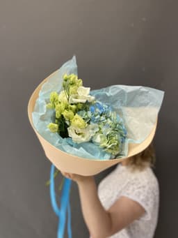 Дуо букет из Гортензии и Эустомы в фоамиране 2