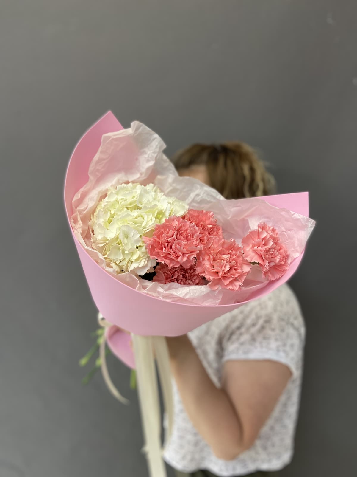 Дуо букет из Гортензии и Гвоздики в фоамиране