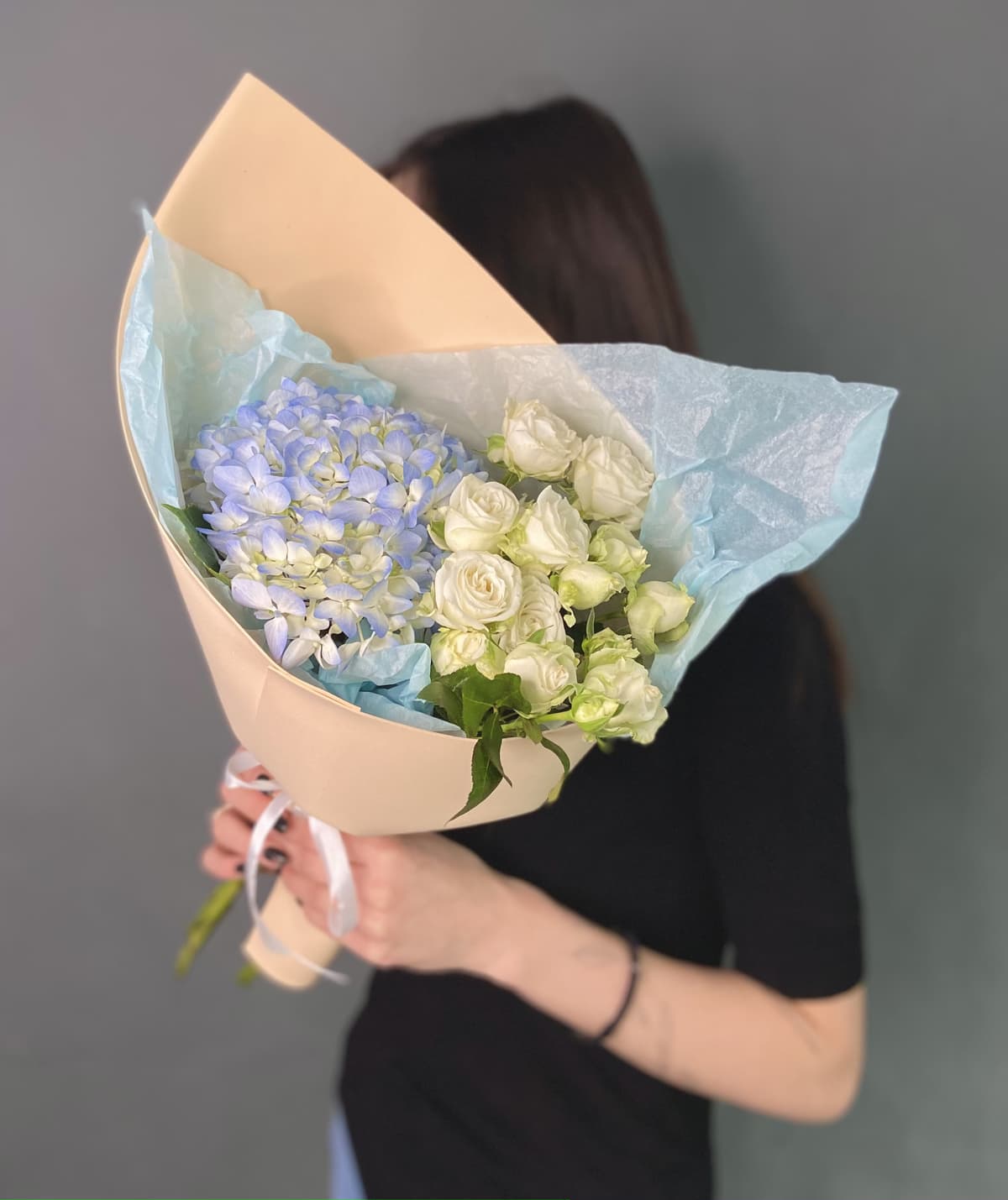 Дуо букет из Кустовых роз и Гортензии