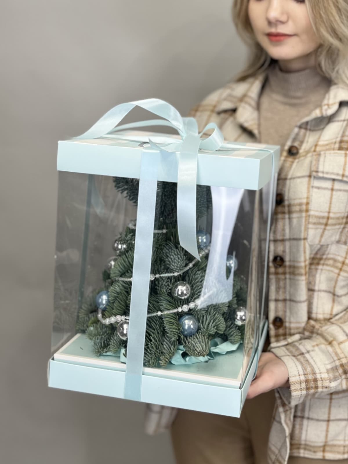 Елка в подарочной упаковке "Голубая" M