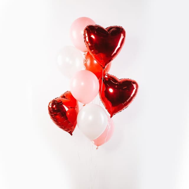 Фонтан из шаров "Красное сердце" Фонтан из шаров "Красное сердце"