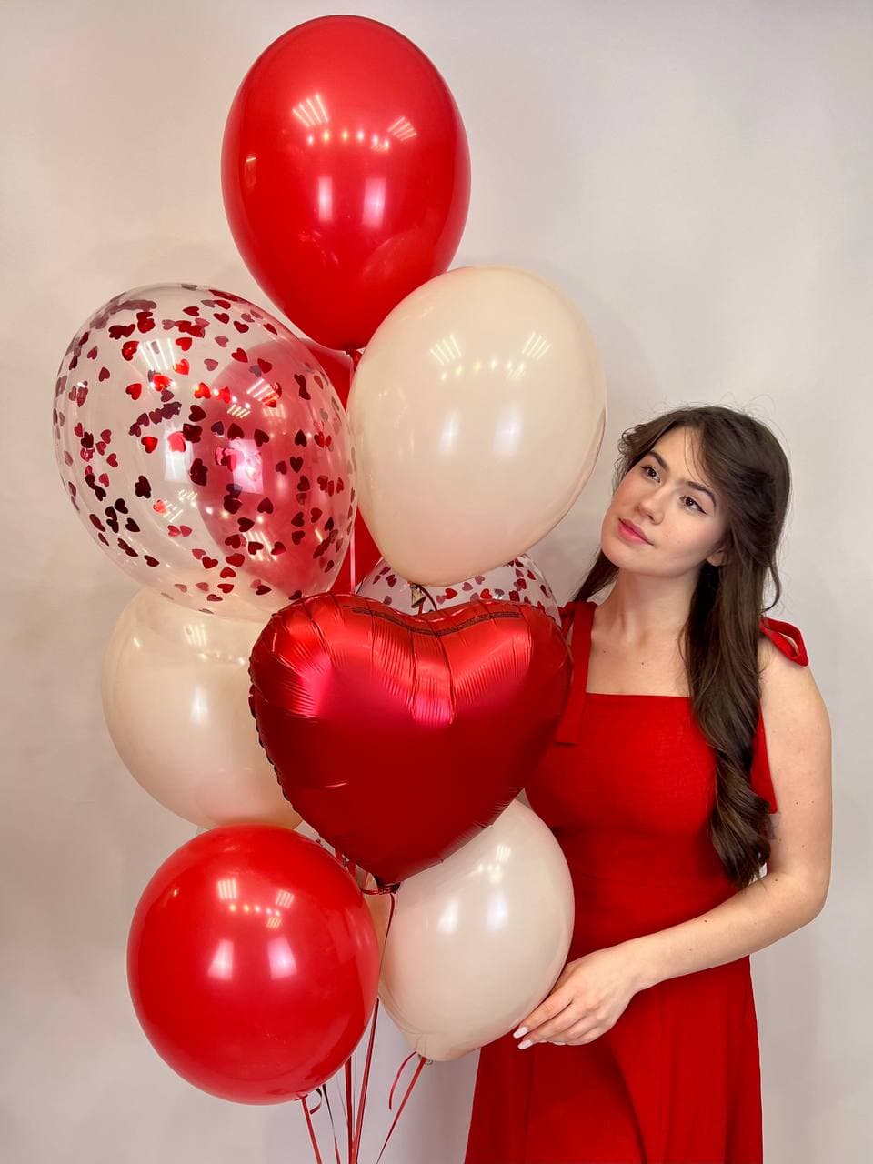 Фонтан из шаров «Красные сердечки»