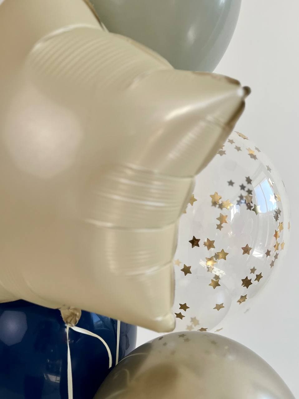 Фонтан из шаров «Крем»