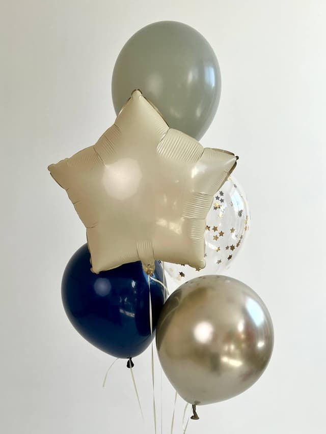 Фонтан из шаров «Крем» Фонтан из шаров «Крем»