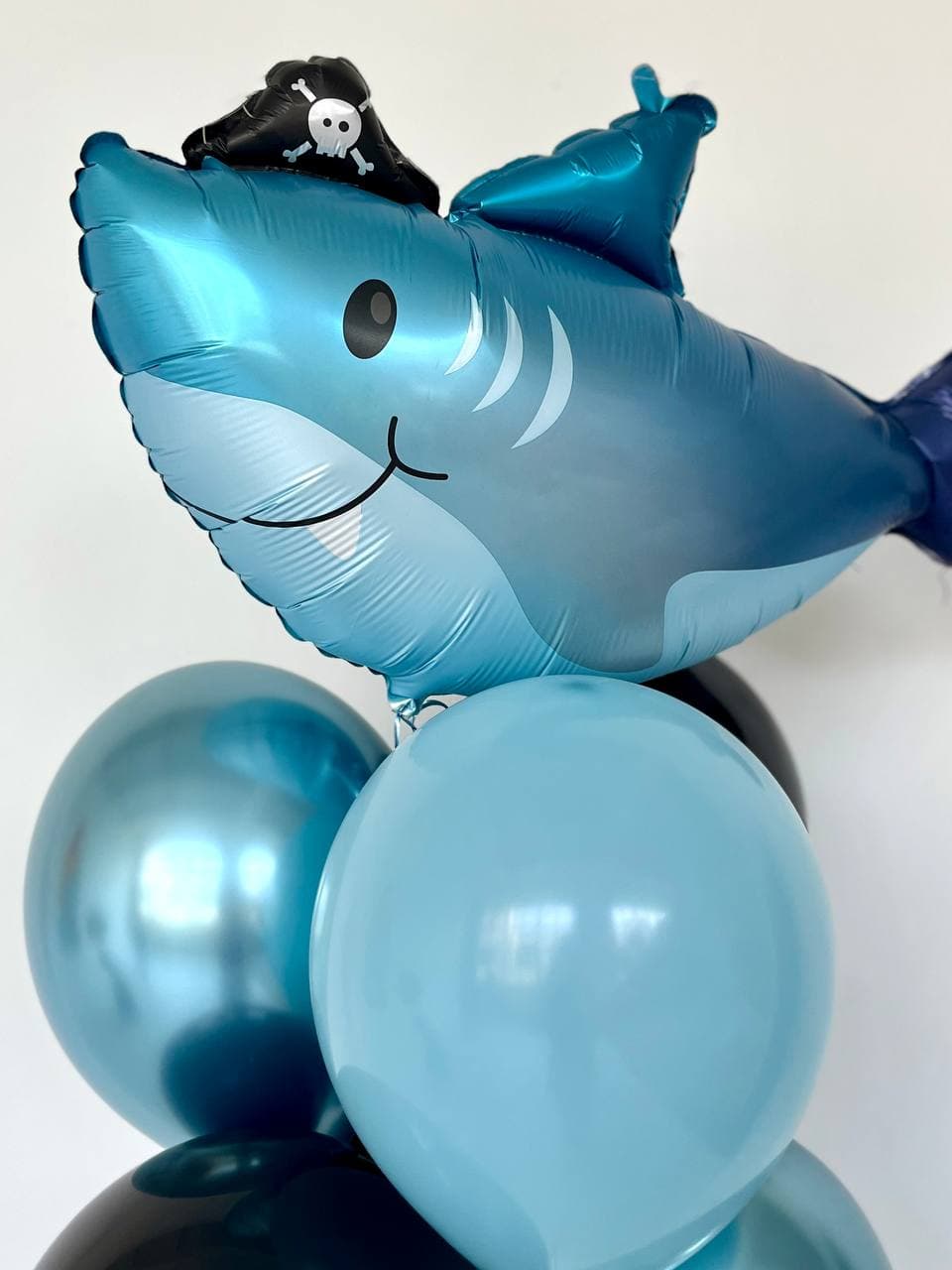 Фонтан из шаров «Sharks»