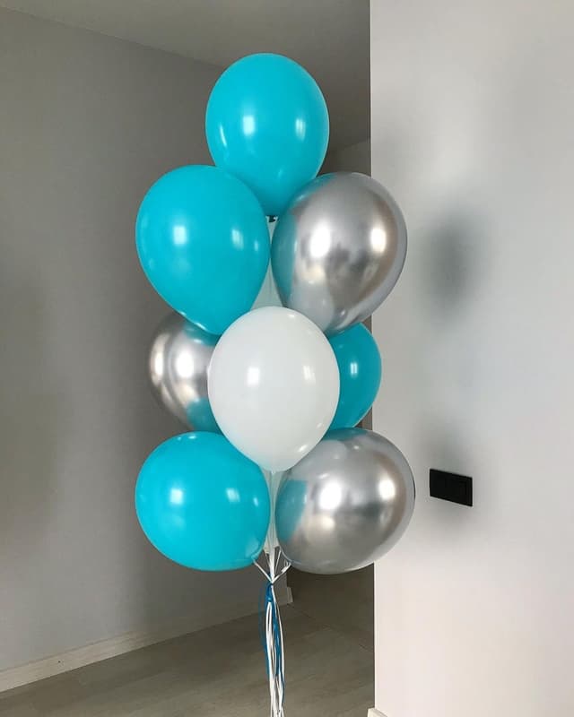 Фонтан из шаров "Небо" Фонтан из шаров "Небо"