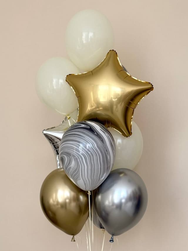 Фонтан из шаров «Искры» Фонтан из шаров «Искры»