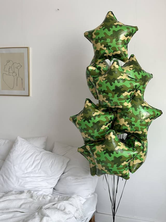 Фонтан из шаров «Звезды Милитари» Фонтан из шаров «Звезды Милитари»