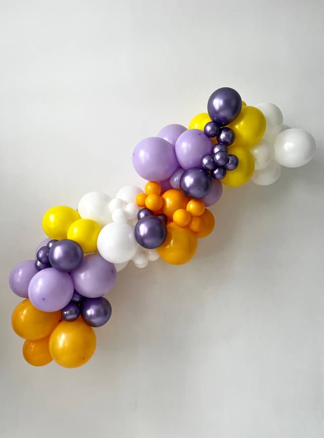 Гирлянда из шаров «Весеннее настроение» Гирлянда из шаров «Весеннее настроение»