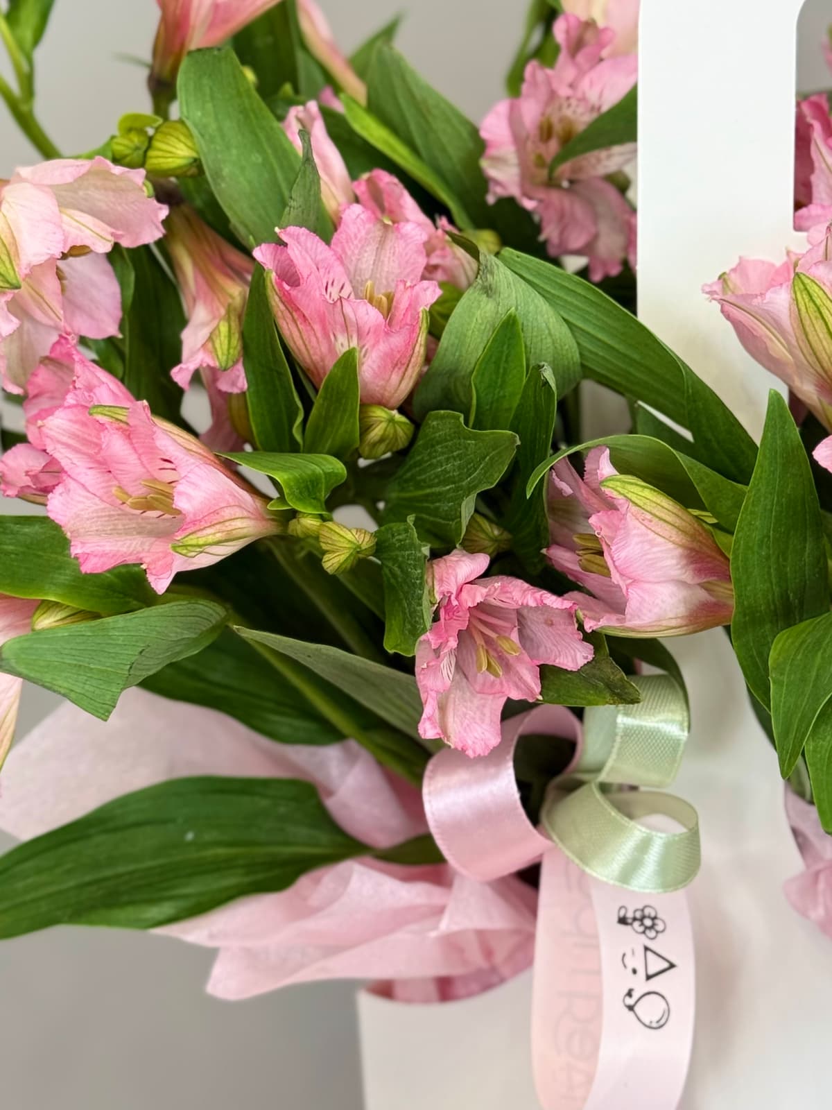 Композиция из альстромерий "Рассвет"