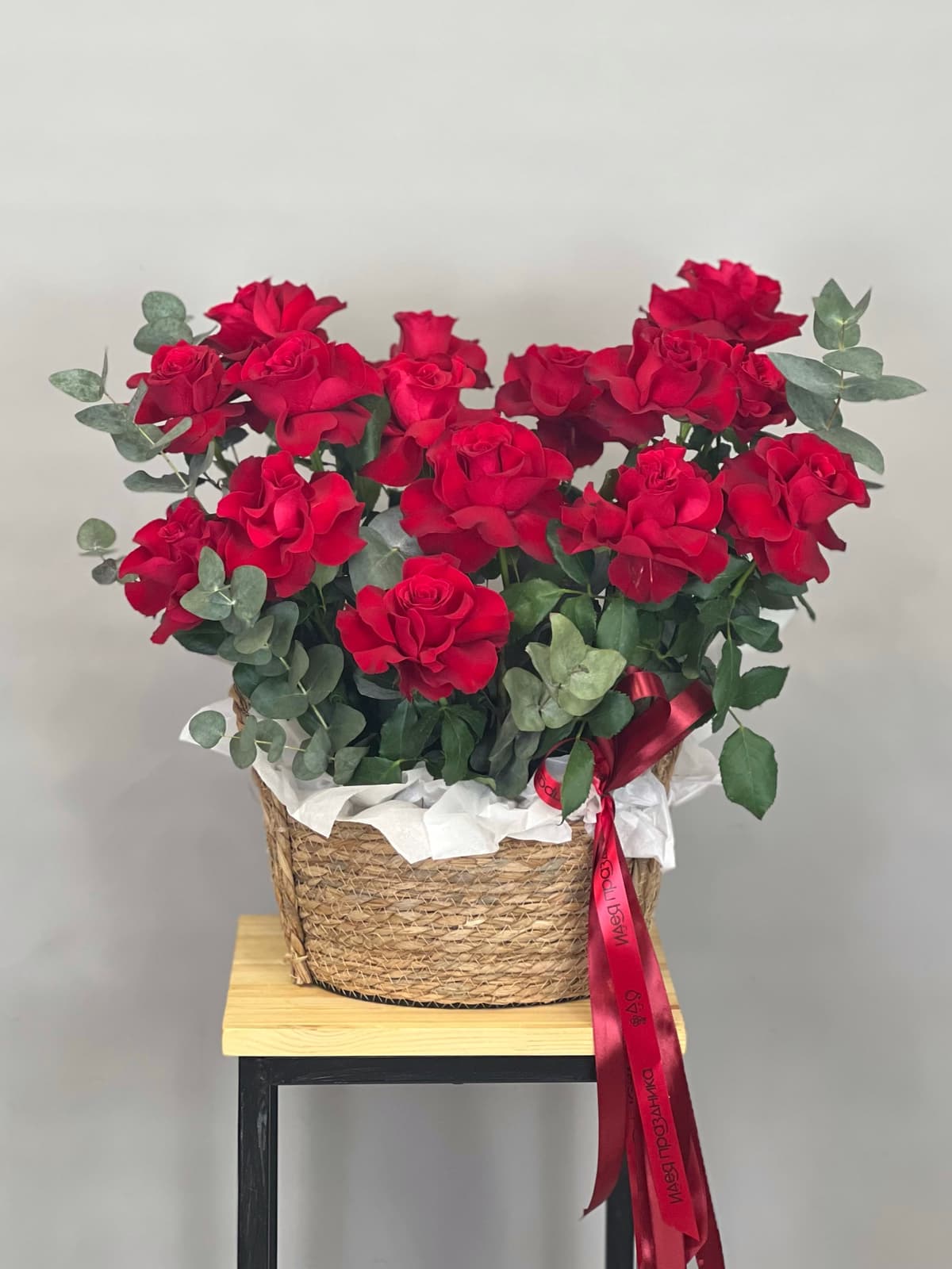 Композиция из французских роз "Купидон"