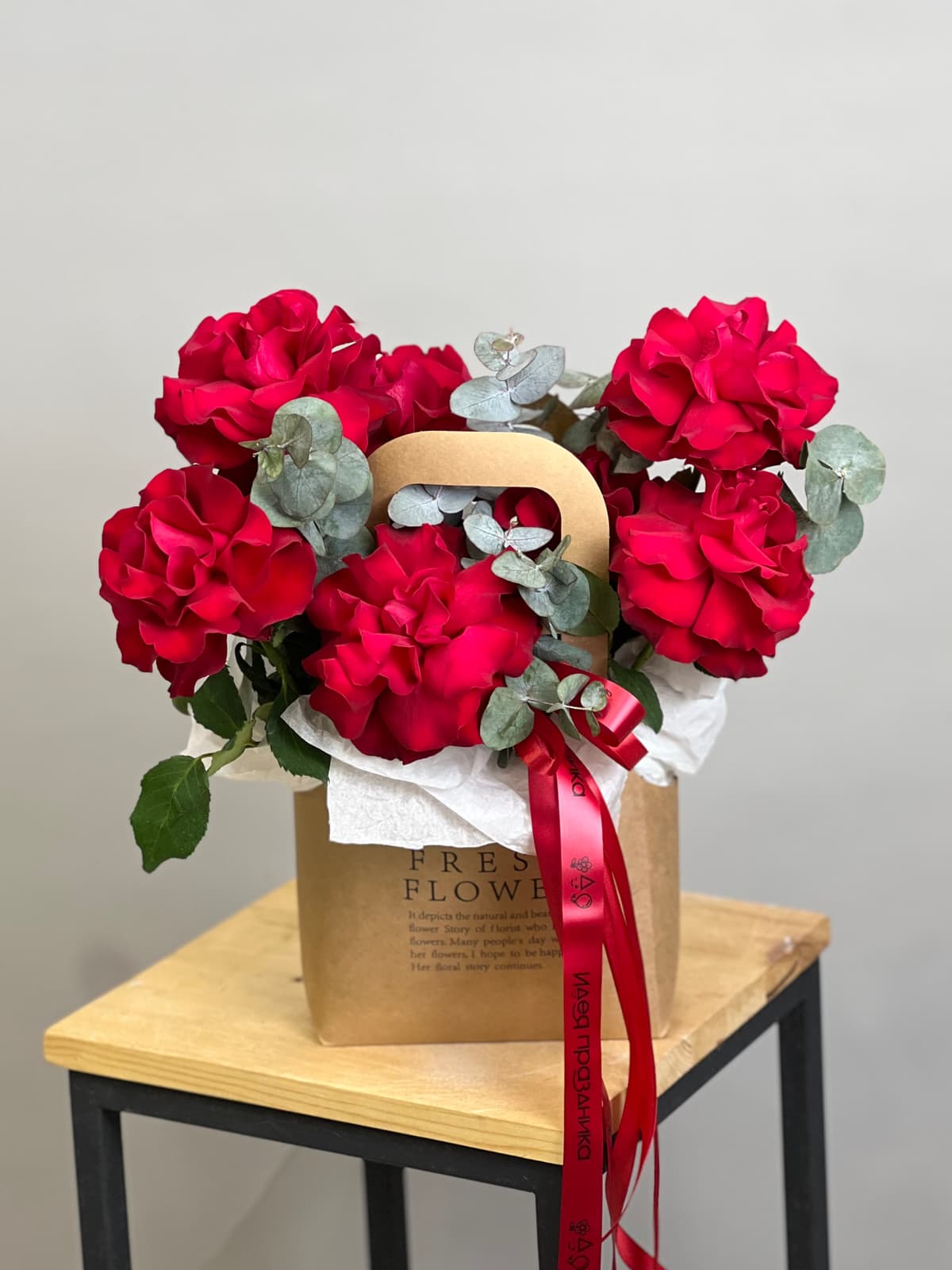 Композиция из красных роз "Муза" мини