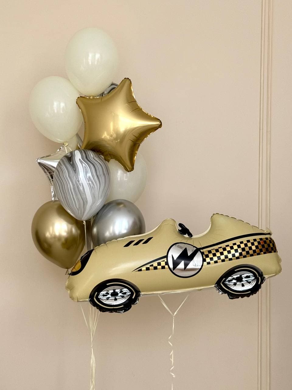 Композиция из шаров «Гоночная машина»