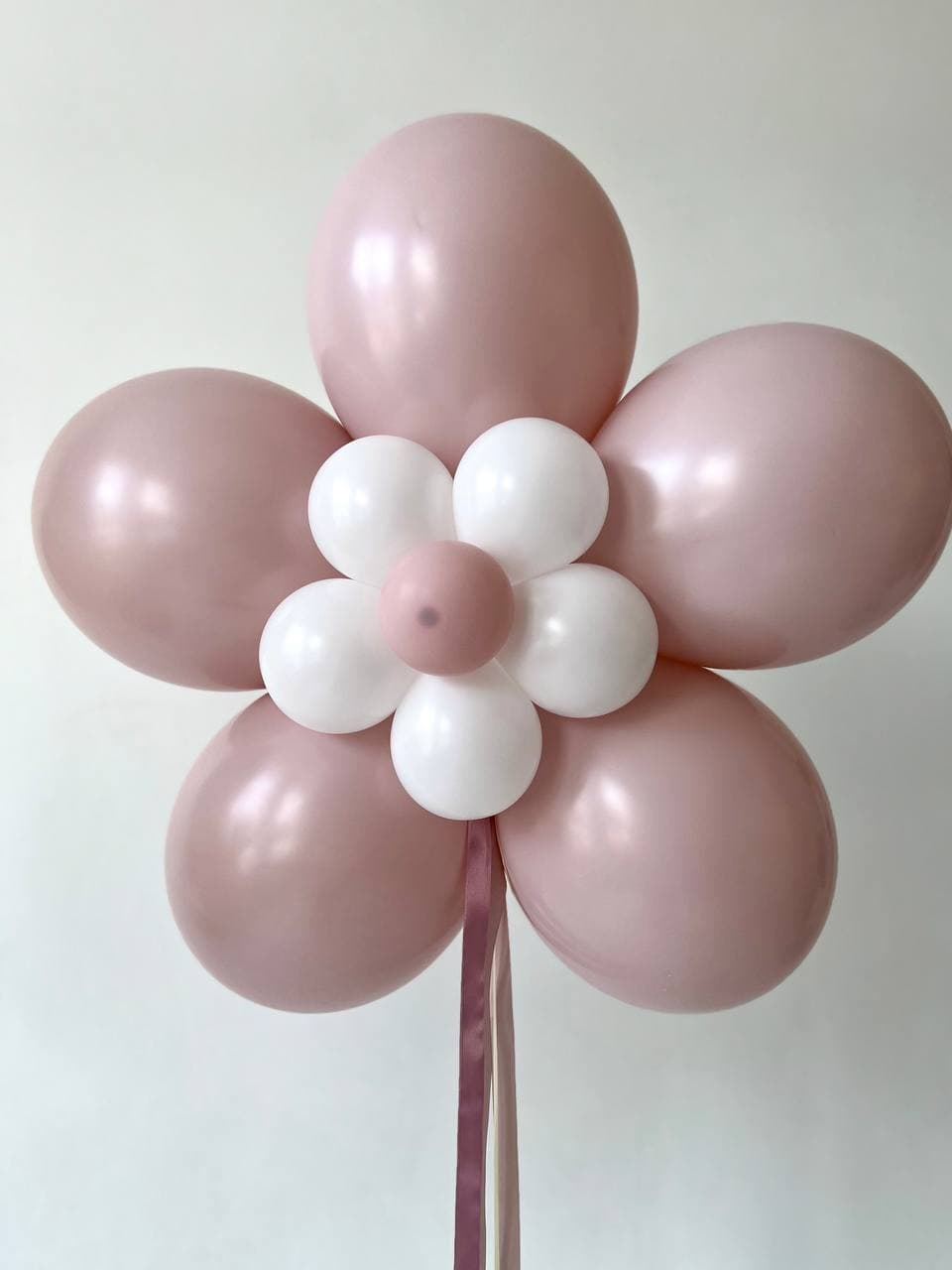 Композиция из шаров «Клубничное эскимо»