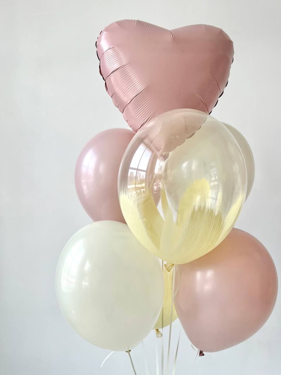 Композиция из шаров «Клубничное эскимо»