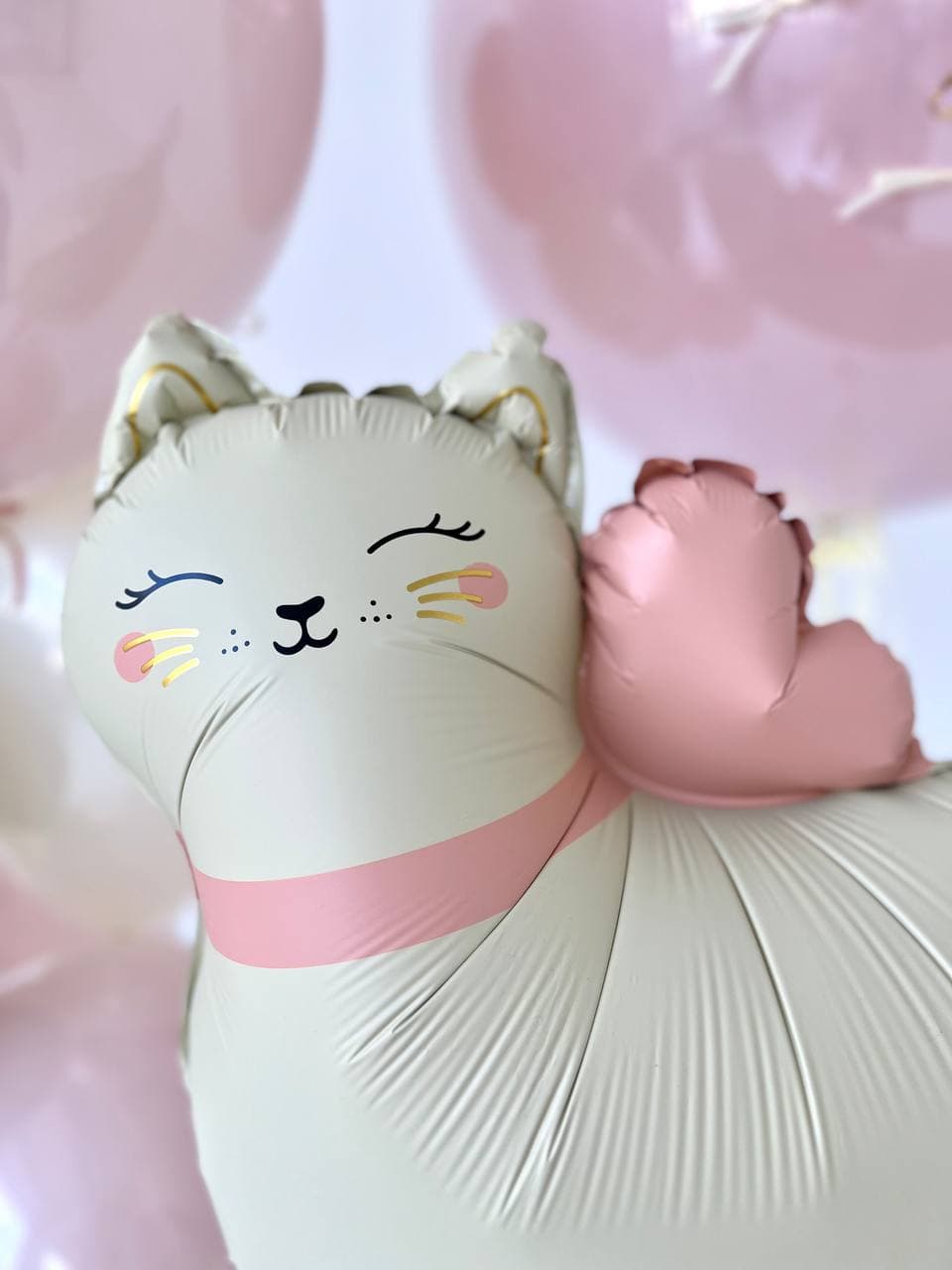 Композиция из шаров «Кошка кокетка»