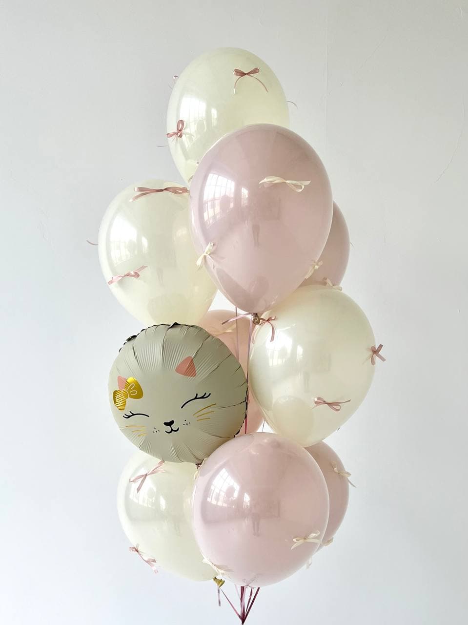 Композиция из шаров «Кошка кокетка»