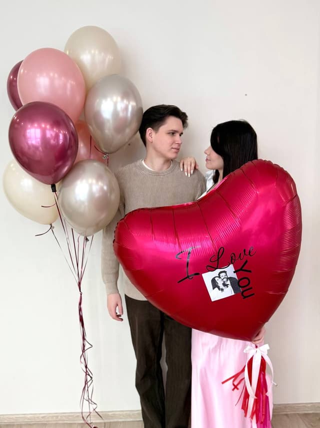 Композиция из шаров « Любовь похожая на сон» Композиция из шаров « Любовь похожая на сон»