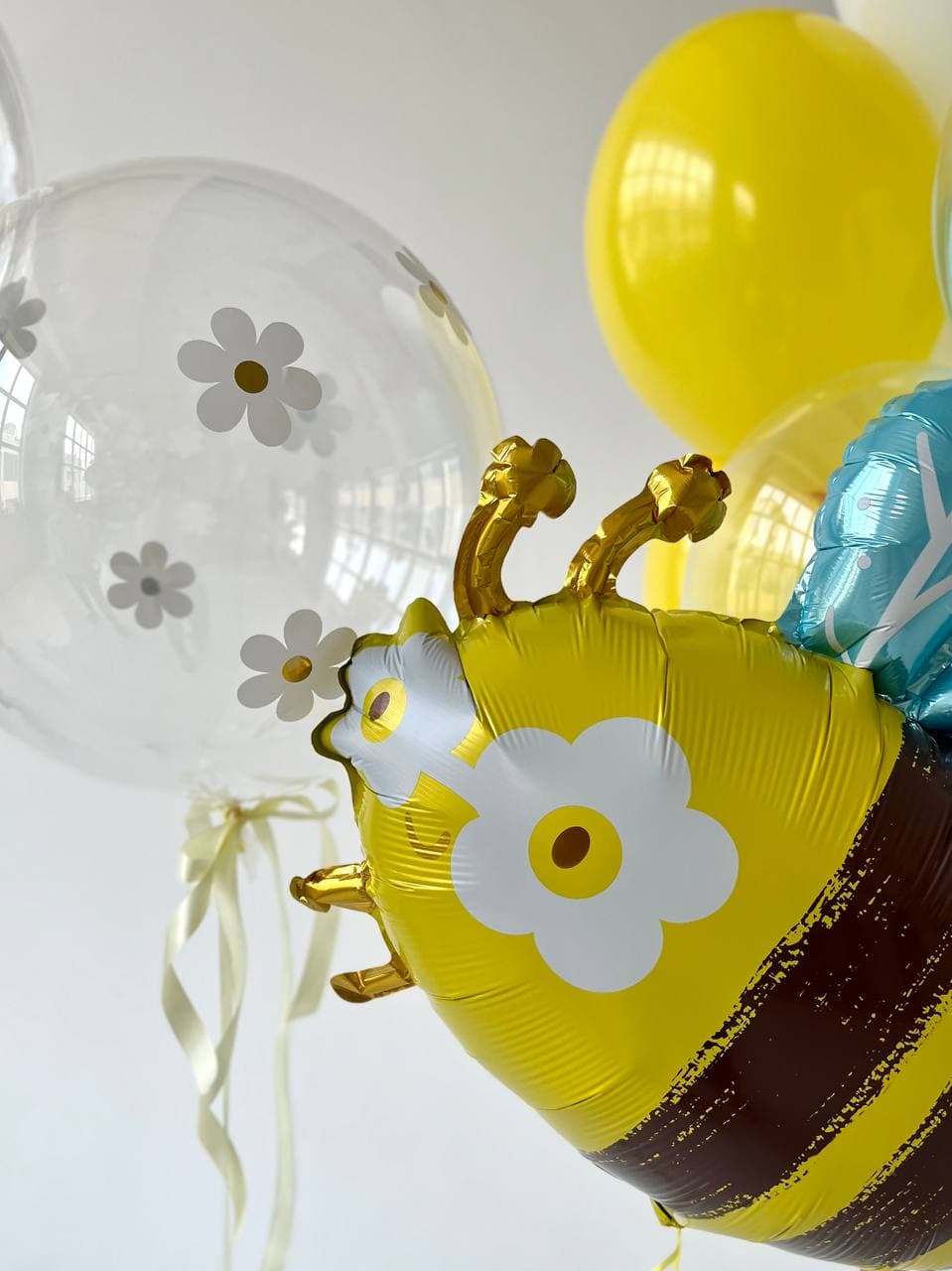 Композиция из шаров «Пчелка»