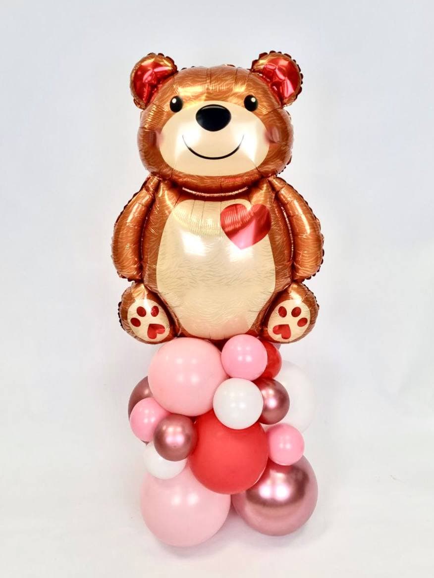 Композиция из шаров с воздухом «Медведь с сердечком»