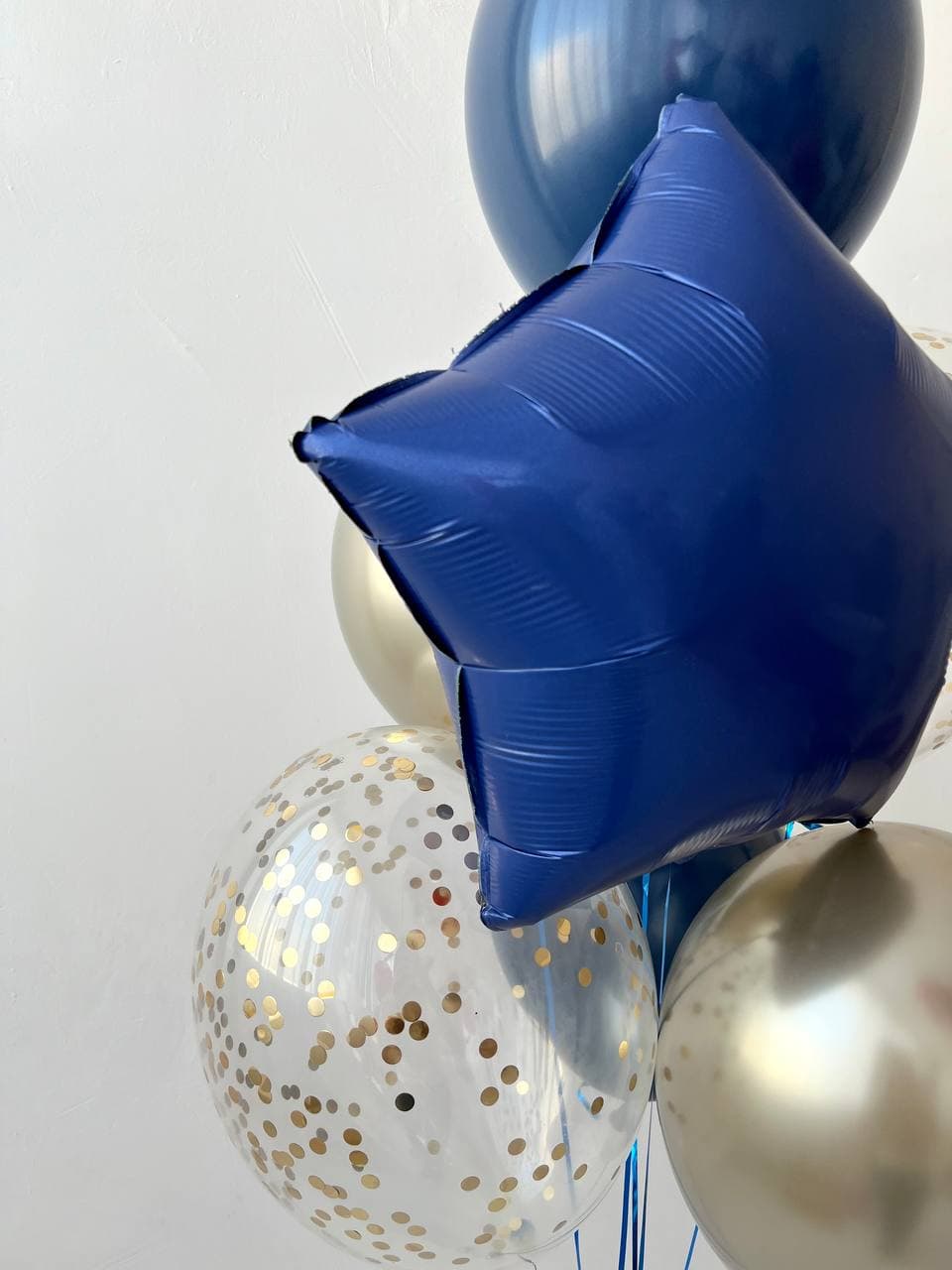 Композиция из шаров «Самому сильному и надежному»