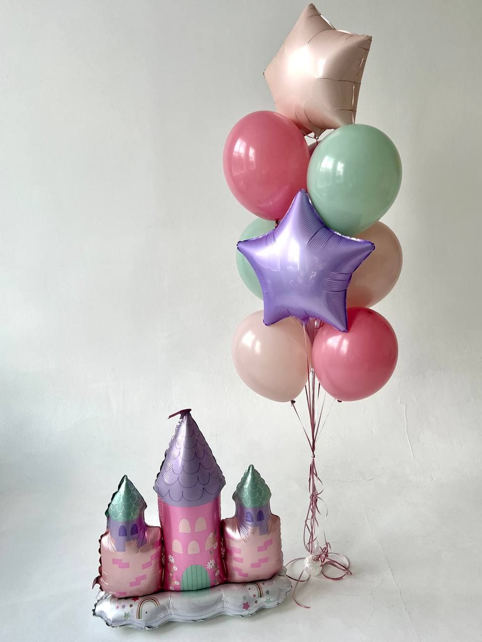 Композиция из шаров «Сказочный замок»