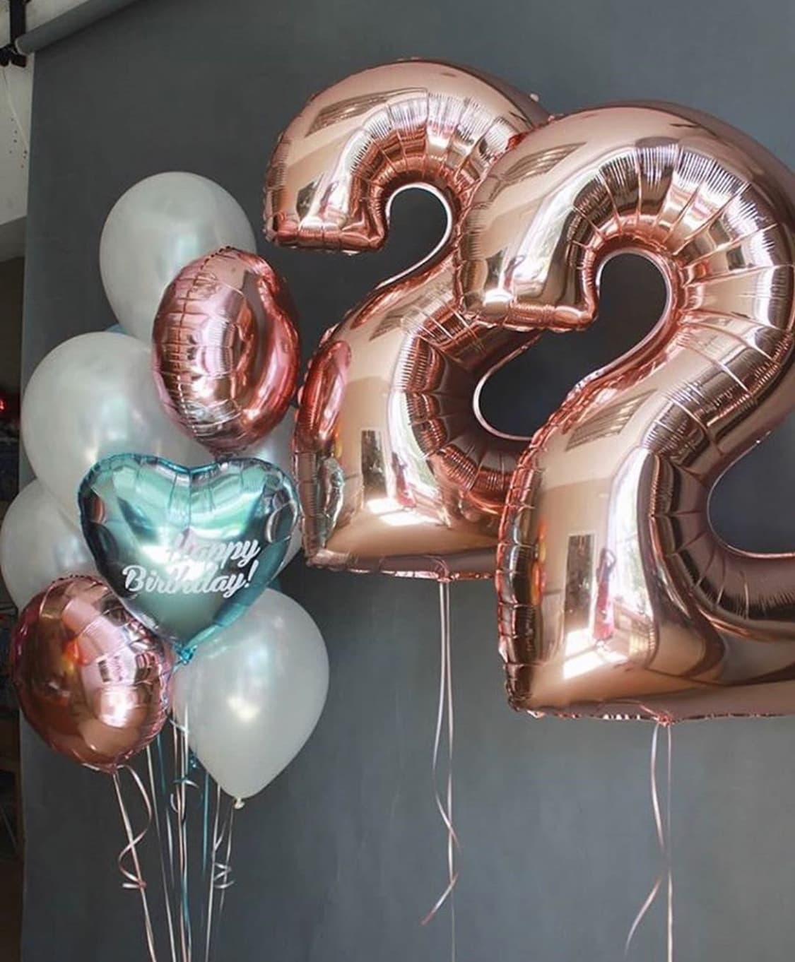 Композиция "Happy Birthday Tiffany and Rose Gold"