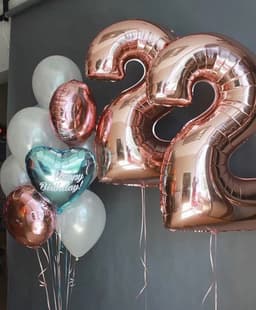 Композиция "Happy Birthday Tiffany and Rose Gold"