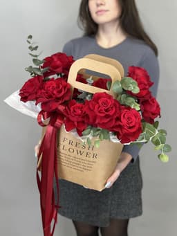 Композиция из красных роз "Муза" Проспект