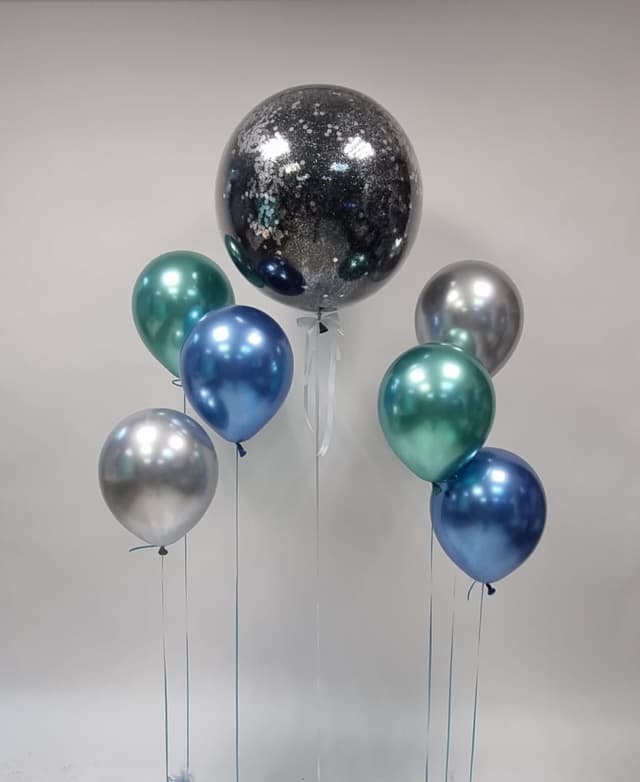 Композиция из шаров "Космос" Композиция из шаров "Космос"