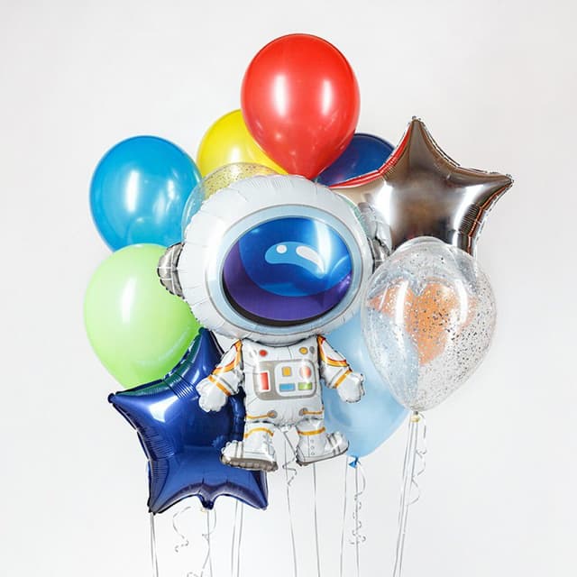 Композиция из шаров на грузах "Космонавтик" Композиция из шаров на грузах "Космонавтик"