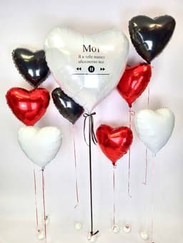 Композиция из шаров на грузах «Наша песня»