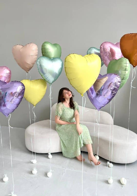 Композиция из шаров на грузах «Весенние сердечки»