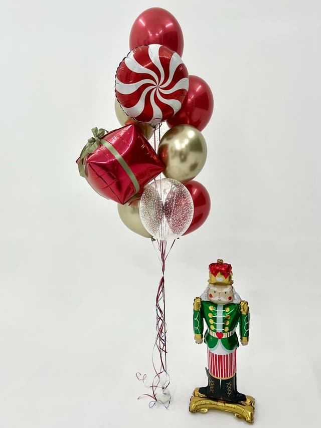 Композиция из шаров «Новогодние игрушки» Композиция из шаров «Новогодние игрушки»