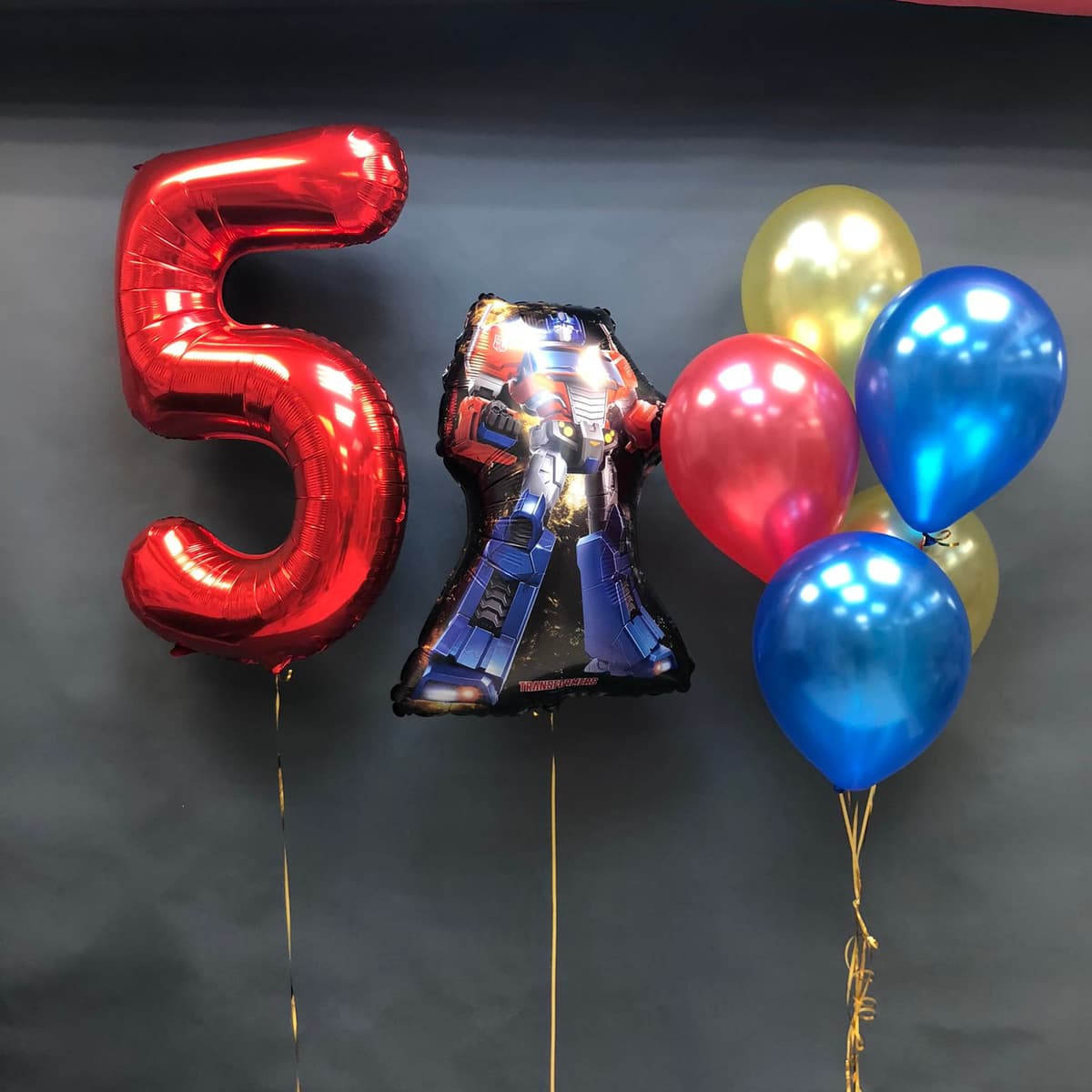 Композиция из шаров "Оптимус Прайм"