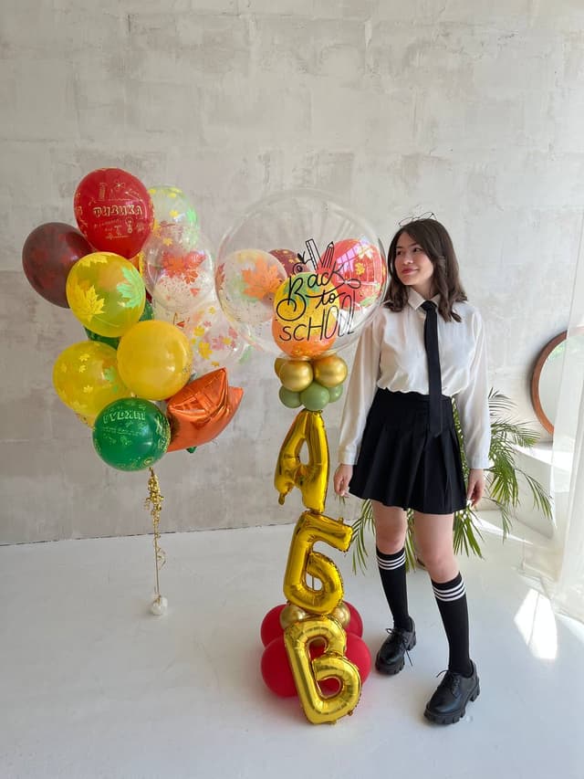 Композиция из шаров "Осенние листья" Композиция из шаров "Осенние листья"