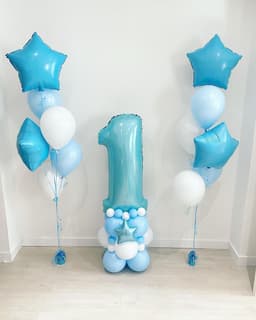 Композиция из Шаров с воздухом «Первый День Рождения голубой»