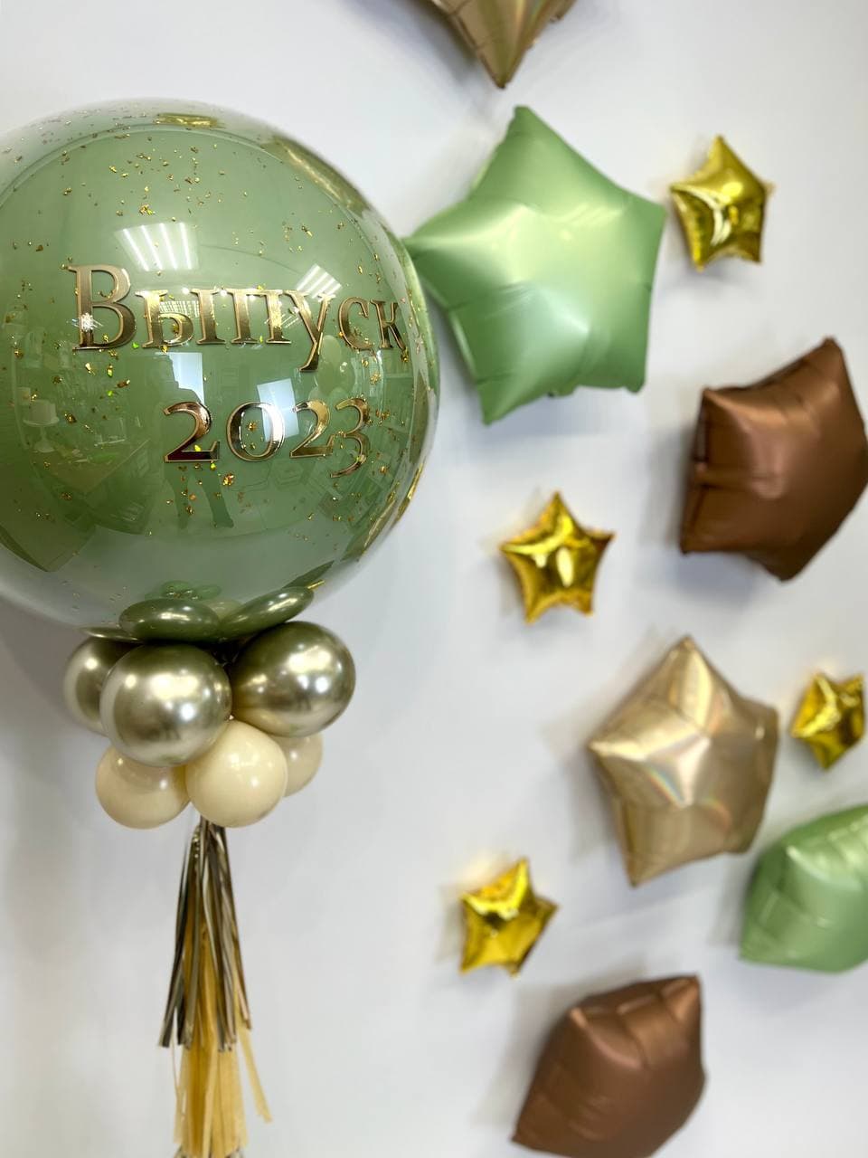Композиция из шаров с воздухом «Выпускной, золотые блестки»