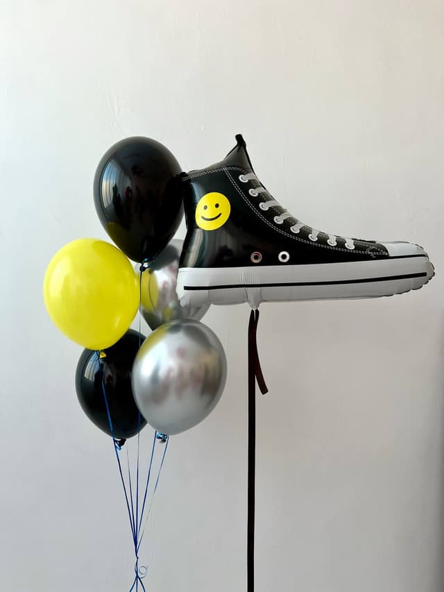 Композиция из шаров «Смайл» Композиция из шаров «Смайл»