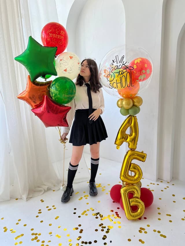 Композиция из шаров "Снова в школу" Композиция из шаров "Снова в школу"