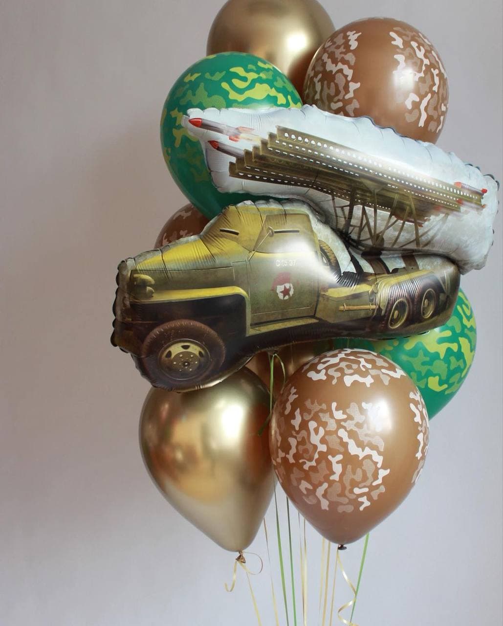 Композиция из шаров «Военная Машина»