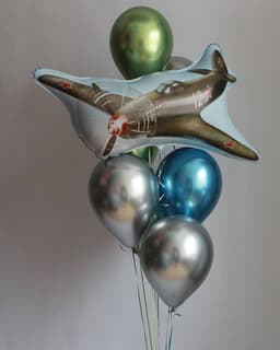 Композиция из шаров «Военный самолет»