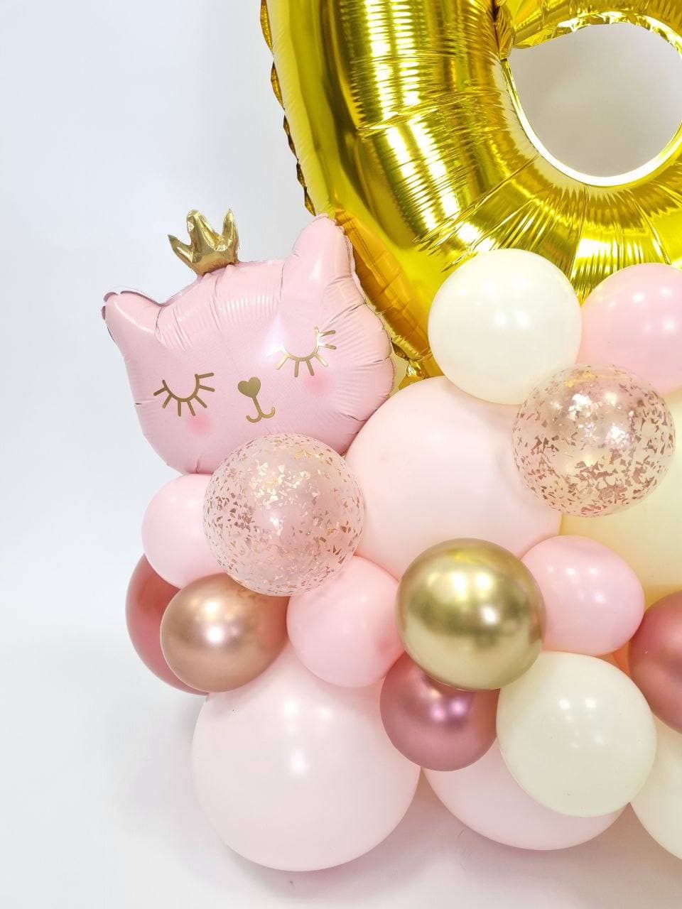 Композиция на стойке с воздухом «Hello Cat»